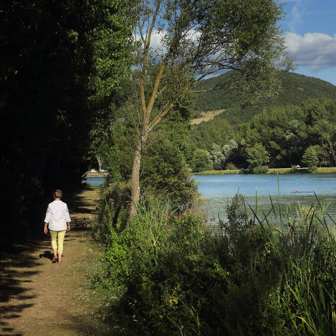 A calm lake in the Pays d'Art et d'Histoire Haut Languedoc et Vignobles